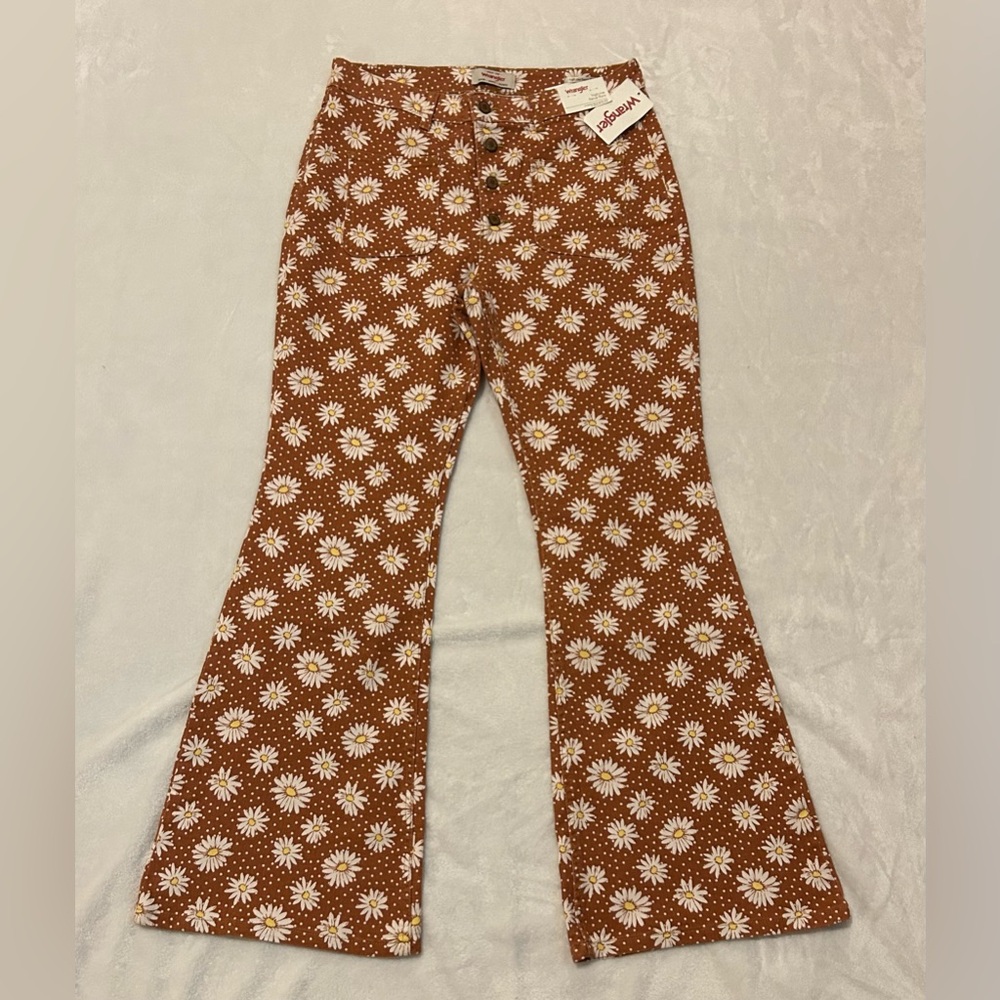 NWT Wrangler Daisy High Rise Fierce Flare Button Fly Bareback Jeans Sz 8x34